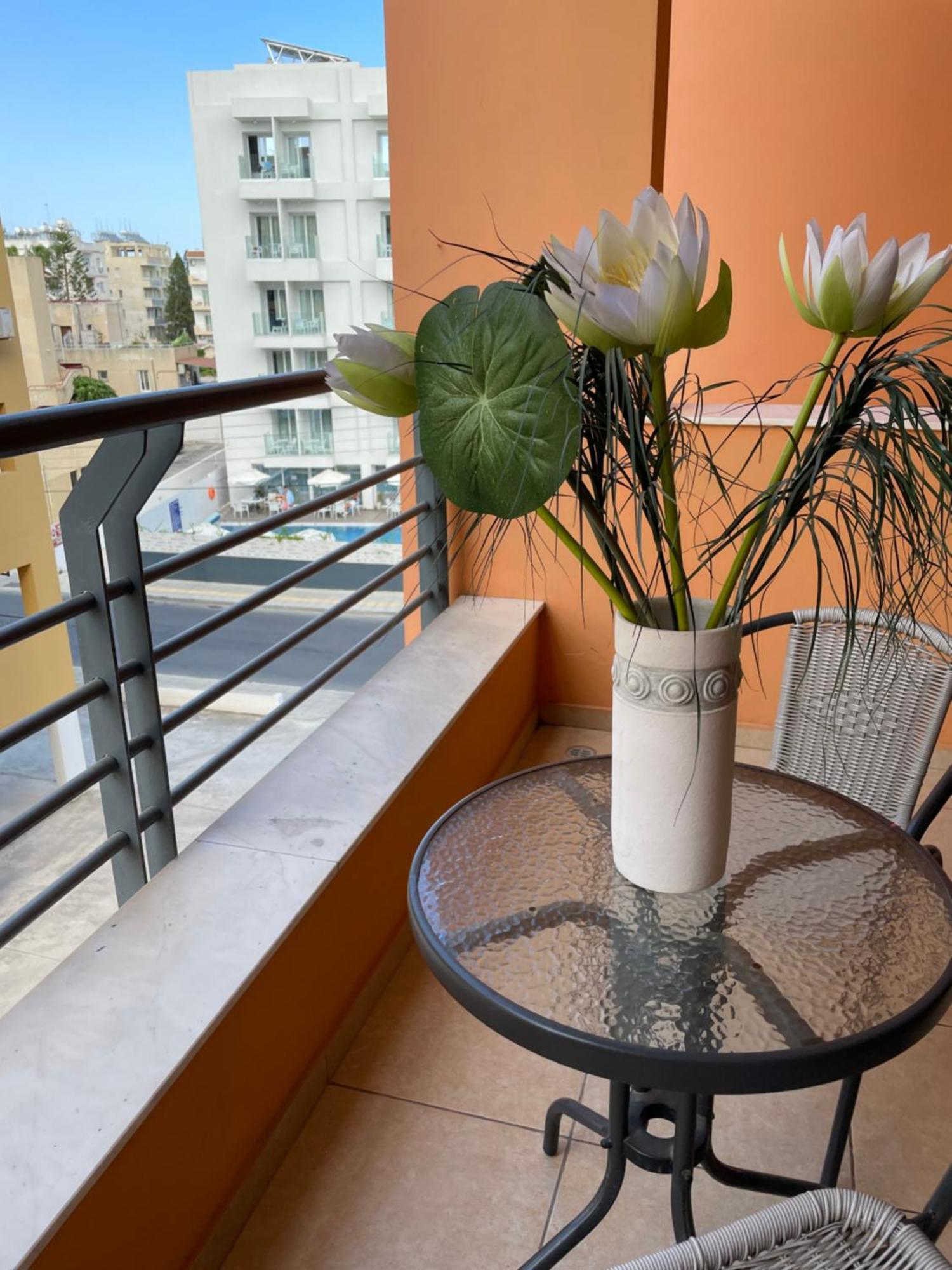 Vip Resort Apartment On Makenzie Beach Larnaca Exterior photo